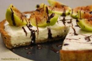 crostata ricotta di mandorle e fichi