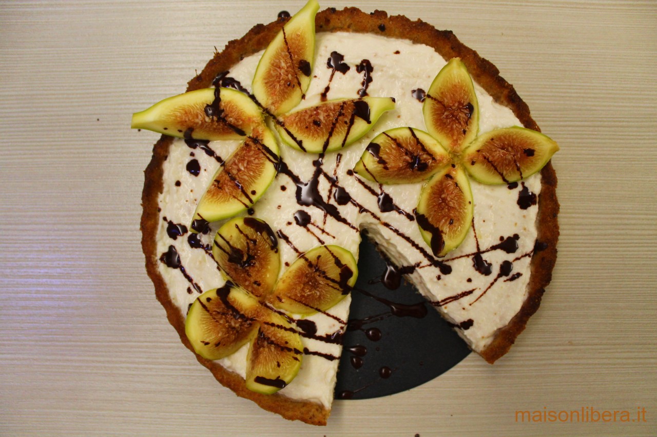 crostata ricotta di mandorle e fichi