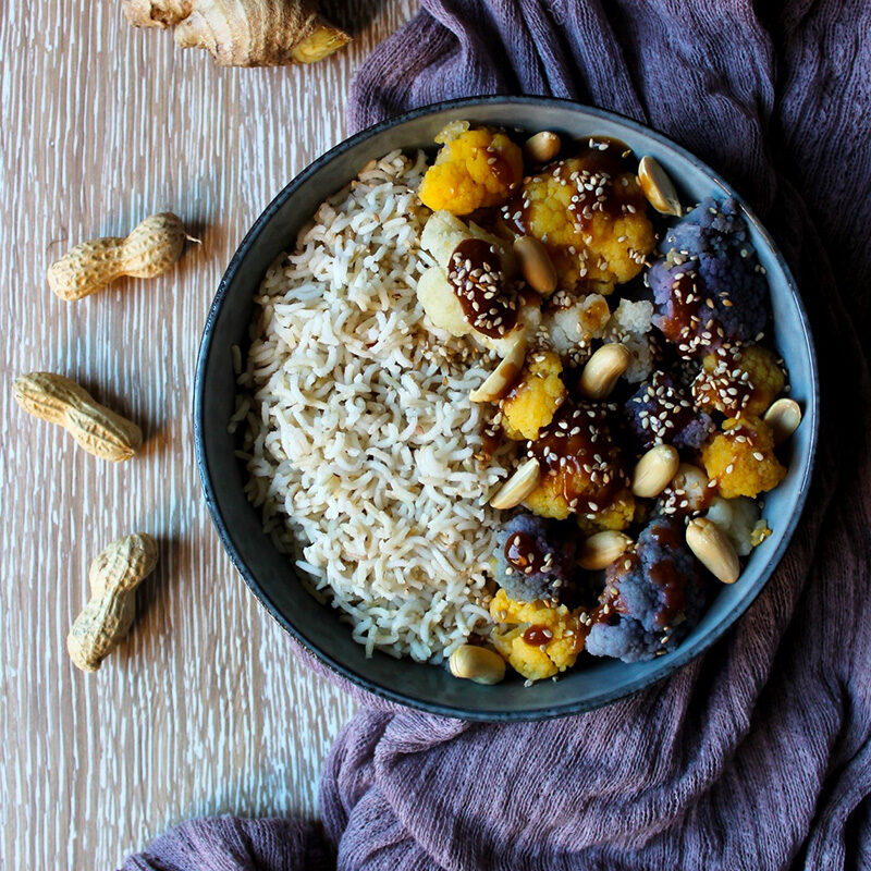 Riso basmati e cavolfiori colorati in salsa agrodolce