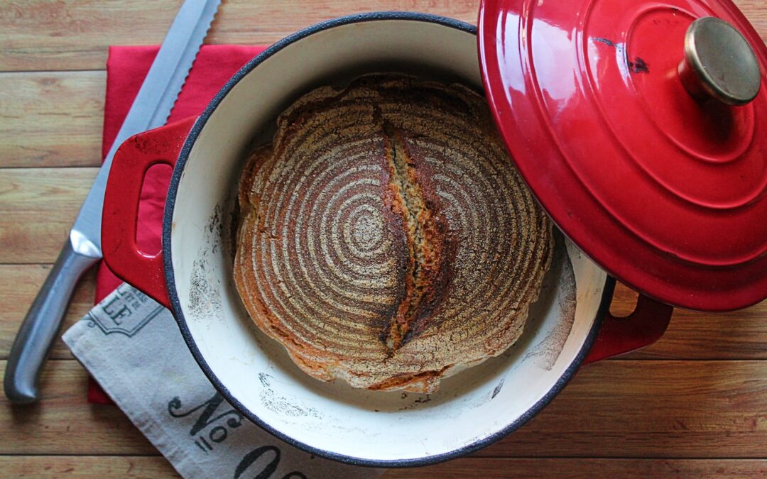 Pane in pentola con lievito madre