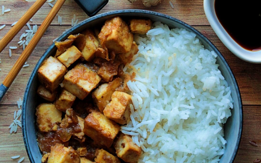 Tofu glassato con riso basmati