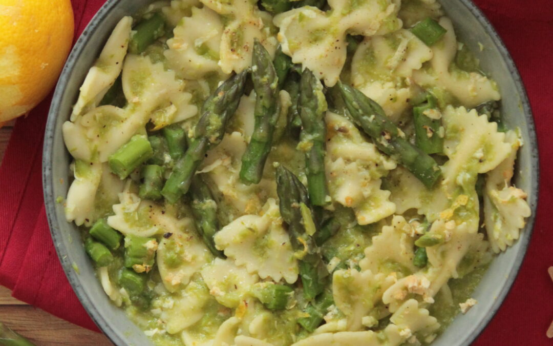 Farfalle cremose agli asparagi e tofu affumicato