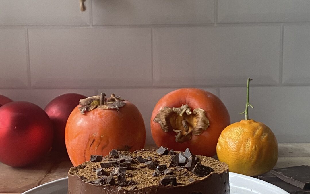 Torta ai cachi e cacao senza zucchero