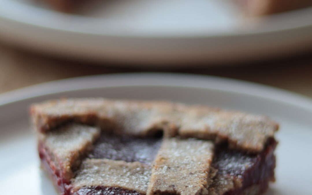 Crostata senza zucchero raffinato con mandorle e grano saraceno