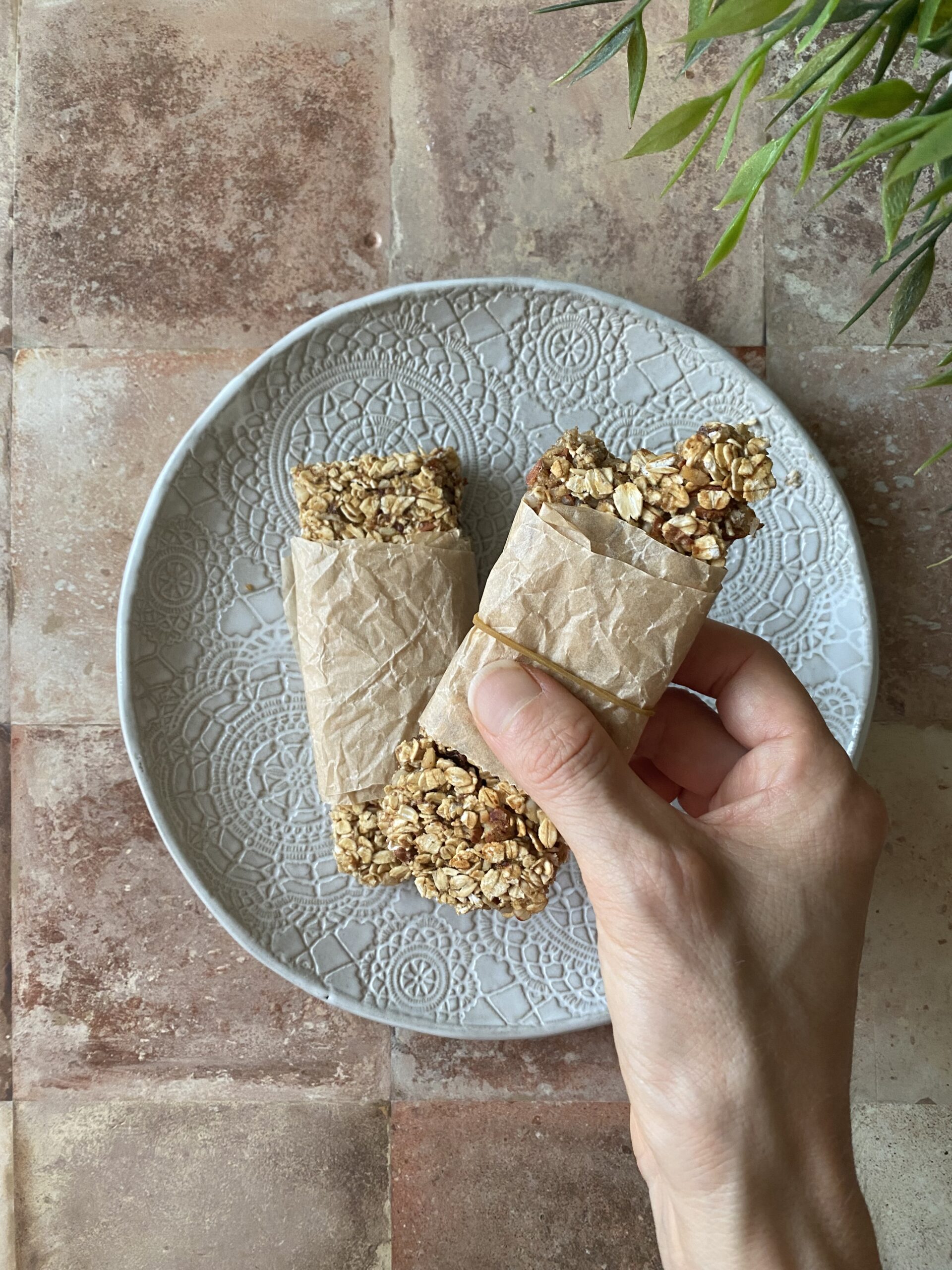 Barrette vegane alle mele, mandorle e albicocche senza zucchero
