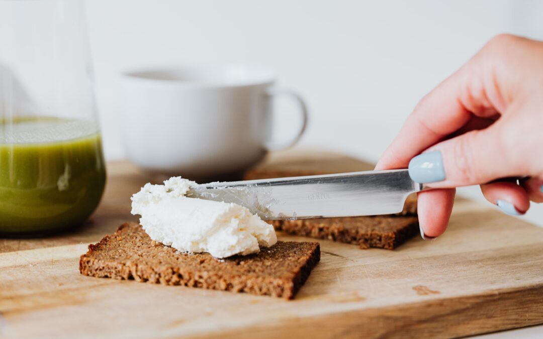 Formaggio spalmabile vegano: come farlo in casa con lo yogurt di soia