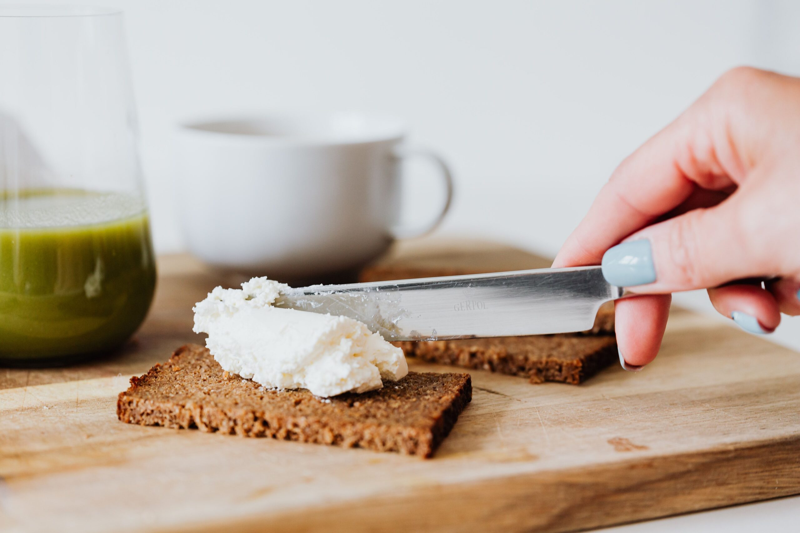 Formaggio spalmabile vegano: come farlo in casa con lo yogurt di soia